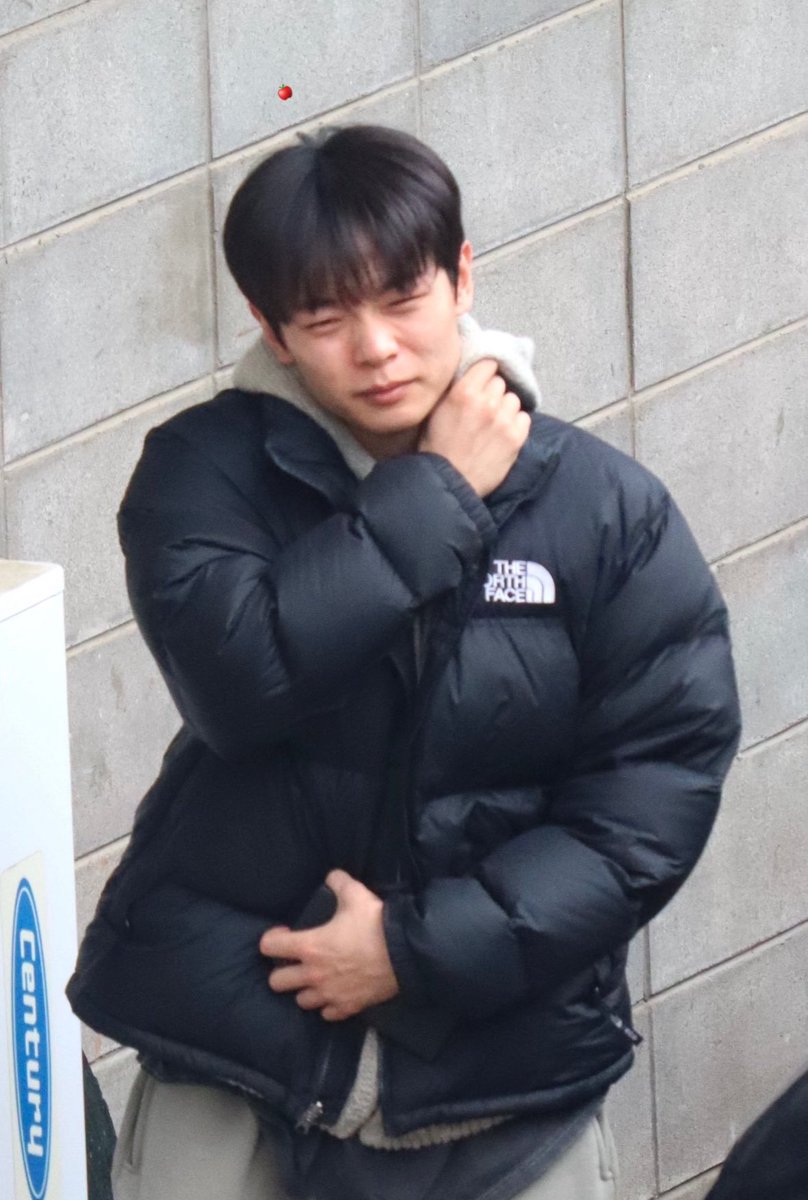myblissych_'s tweet photo. 눈도못뜬예찬이 모으는 취미가 잇슴 https://t.co/CHUlQCm9fJ