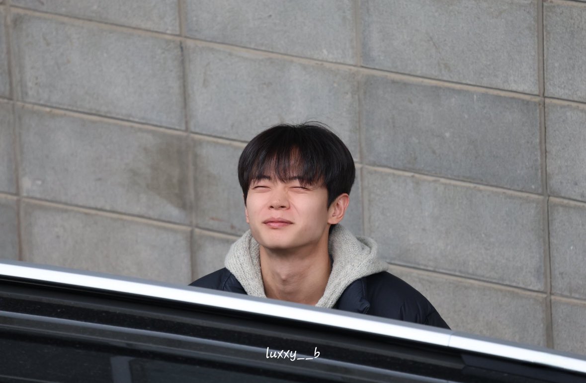 myblissych_'s tweet photo. 눈도못뜬예찬이 모으는 취미가 잇슴 https://t.co/CHUlQCm9fJ