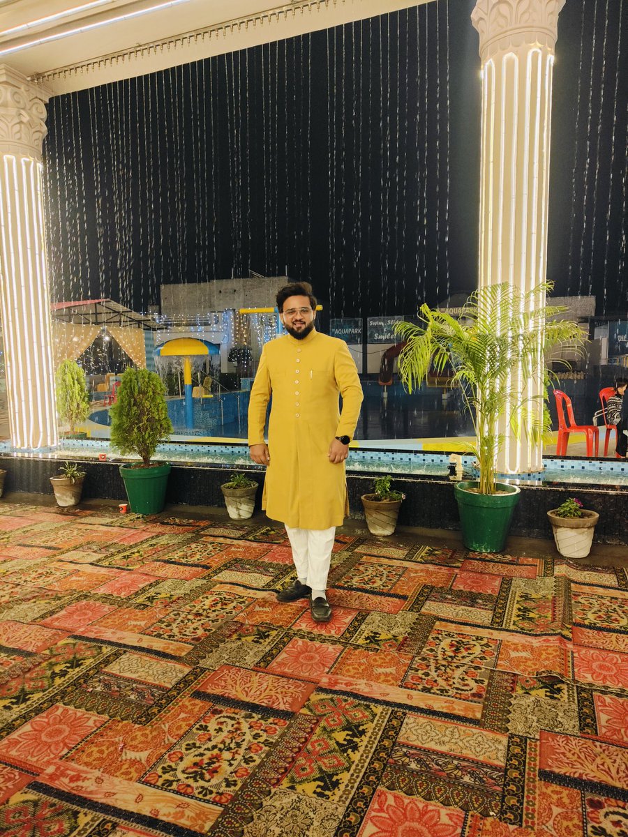 एटा ज़िले के समाजवादी पार्टी के ज़िला अध्यक्ष और हमारे चाचा अब्दुल वहीद ज़ुबैरी (परवेज़ ज़ुबैरी) साहब की बेटी के निकाह के वक्त की कुछ तस्वीरें।