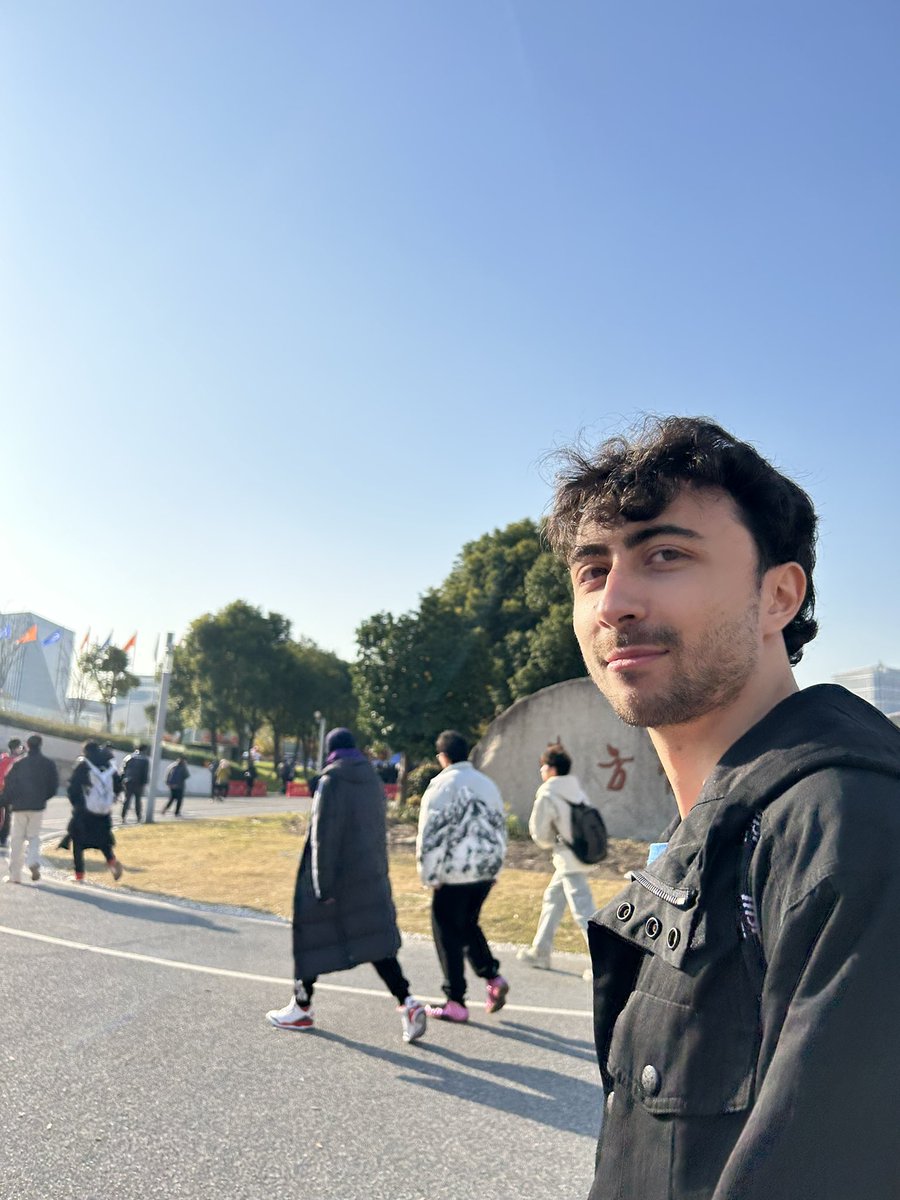 Eddie Viri tweet media