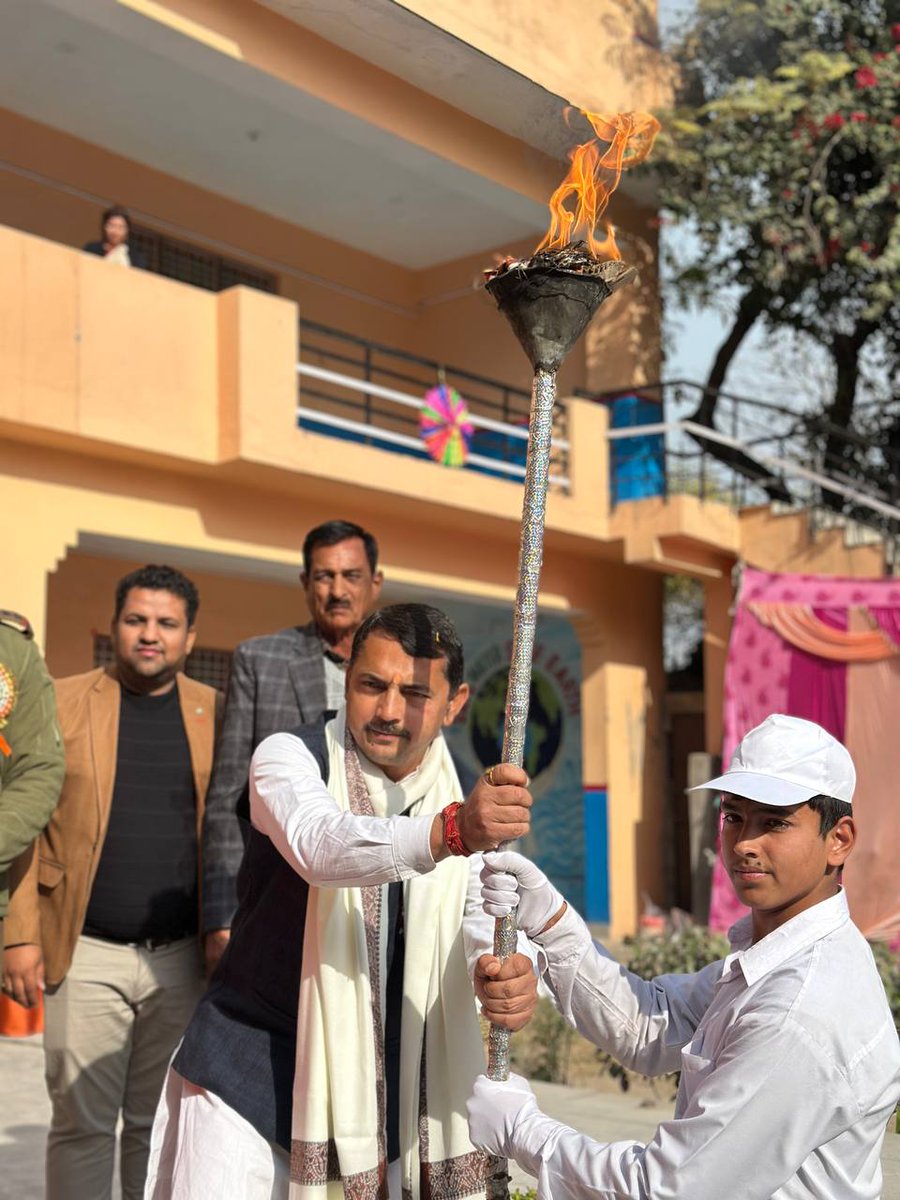 pathania_rs's tweet photo. #Celebration Annual Sports day High School BBSV Peeth #Manwal @BJP4JnK https://t.co/QjU2qLWTn6