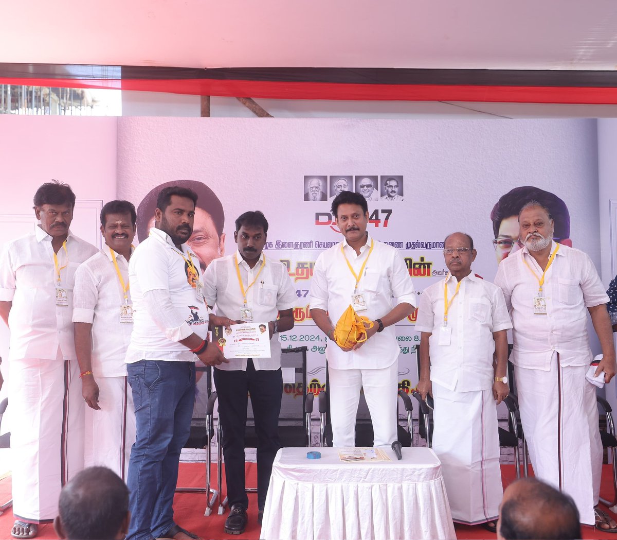 Anbil_Mahesh's tweet photo. . @dmk_youthwing செயலாளர் - மாண்புமிகு துணை முதலமைச்சர் @Udhaystalin அவர்களின் பிறந்த நாளையொட்டி, திருச்சி(தெ) மாவட்ட கழகத்தின் சார்பில் மாபெரும் இரத்ததான முகாம் இன்று நடைபெற்றது.

"உதிரக் கொடை உயிர்க் கொடை" என்பதை உணர்ந்து, மனிதநேய ஆர்வத்துடன் பங்கேற்று இரத்த தானம் வழங்கிய 47 பேரை பாராட்டினோம்.

இந்த மகத்தான நிகழ்வுக்கு சிறப்பு அழைப்பாளராக @MedicalwingDMK மாநில துணைத் தலைவர் திரு.எ.வ.வே. கம்பன் அவர்கள் கலந்துகொண்டு, இரத்த தானம் செய்தவர்களுக்கு சான்றிதழ் மற்றும் ஊக்க உணவினை வழங்கி பாராட்டினார்.

#trichy_south_dmk