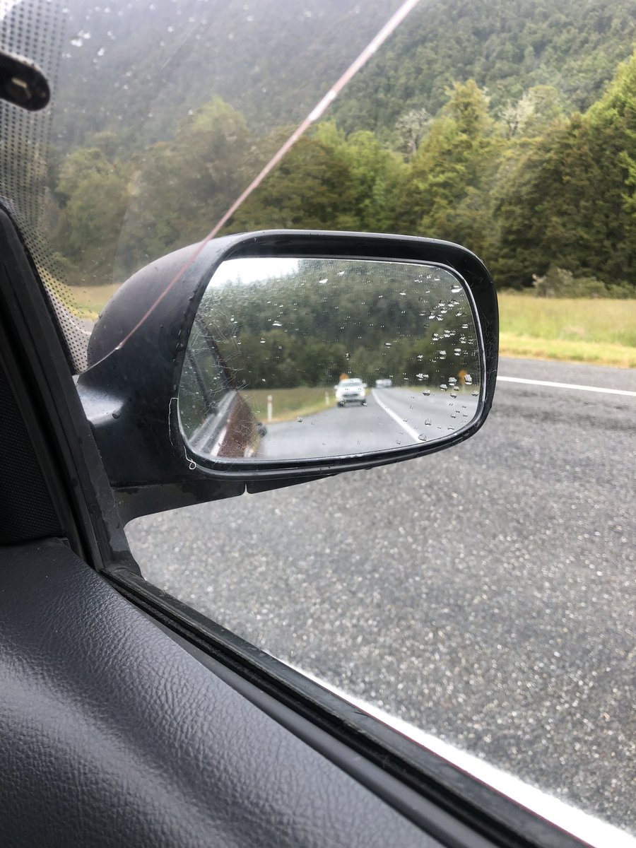 RoseVision2's tweet image. I stopped to take a photo &amp;amp; noticed a vehicle stopped behind me. A main road yet quite remote
So I had the bright idea to take a photo of it
Clear as blo.ody mud
Who would even find the blurry image?
(No data to send to a friend)

#BrightIdeas

Lewis Pass area, South Island,NZ🌿