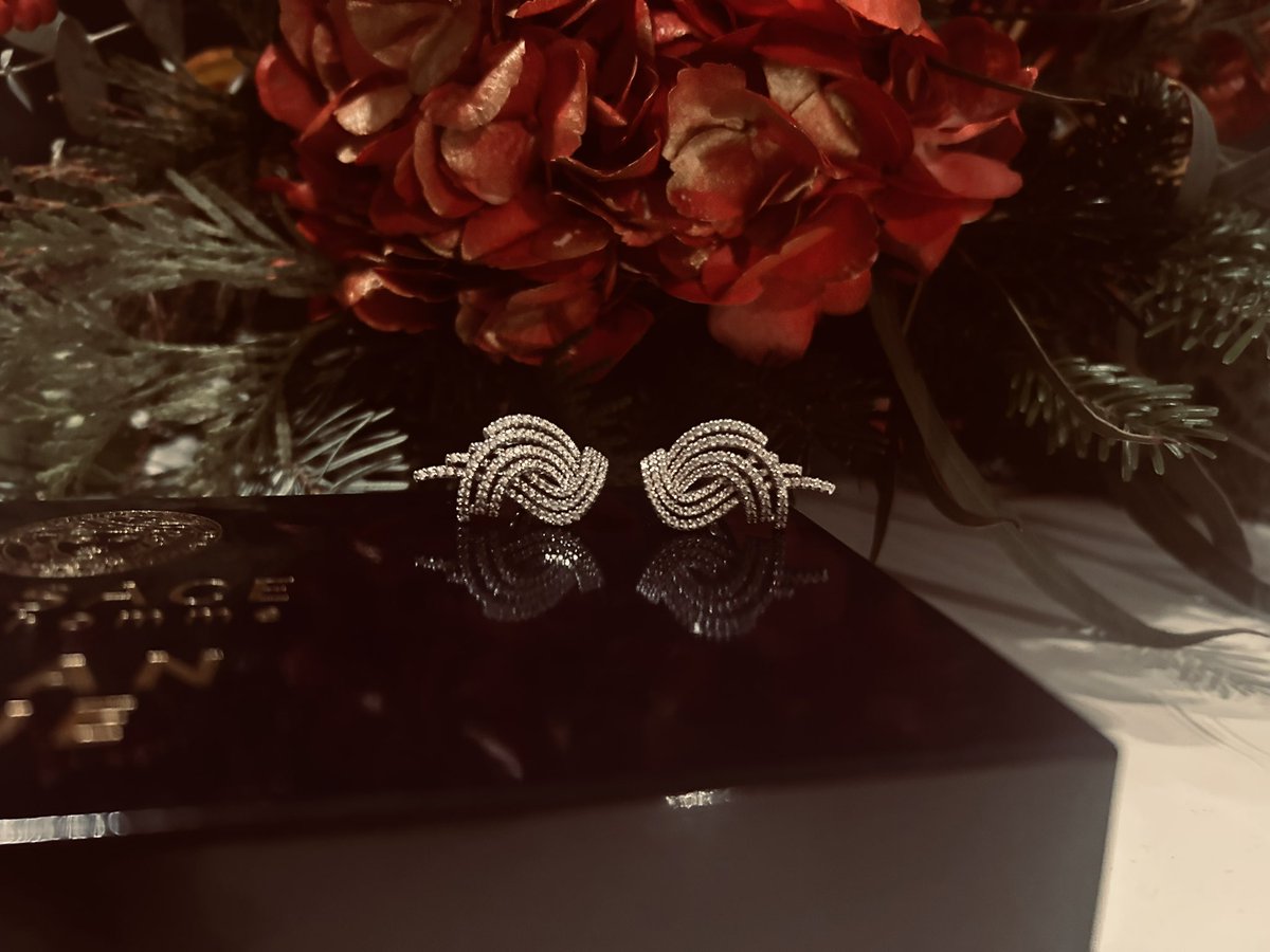 Piedad68's tweet photo. Nuevo servicio :Compradora d 🎁 profesional” para los que no tienen ⏰ para los 🤨 o simplemente para los quieren confiar. Este servicio solo cuesta el 20% de los 🎁 que compréis.Solo funciona vía whatsupp. Para información 692226232 . Inscripción 50 euros.Foto de primer encargo https://t.co/CgG8TmY6UZ