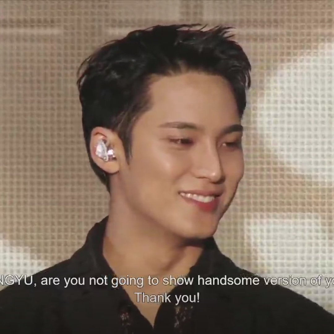 SHORT HAIRED KIM MINGYU 😩😩😩 HE LOOKS SO GOOD AAAAAAAAAAAA