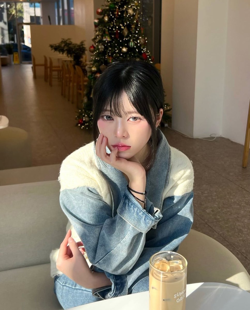 yena_1012's tweet photo. 241215 #에이디야 인스타 #세나
 
#ADYA #SENA https://t.co/oMIfBoF84I