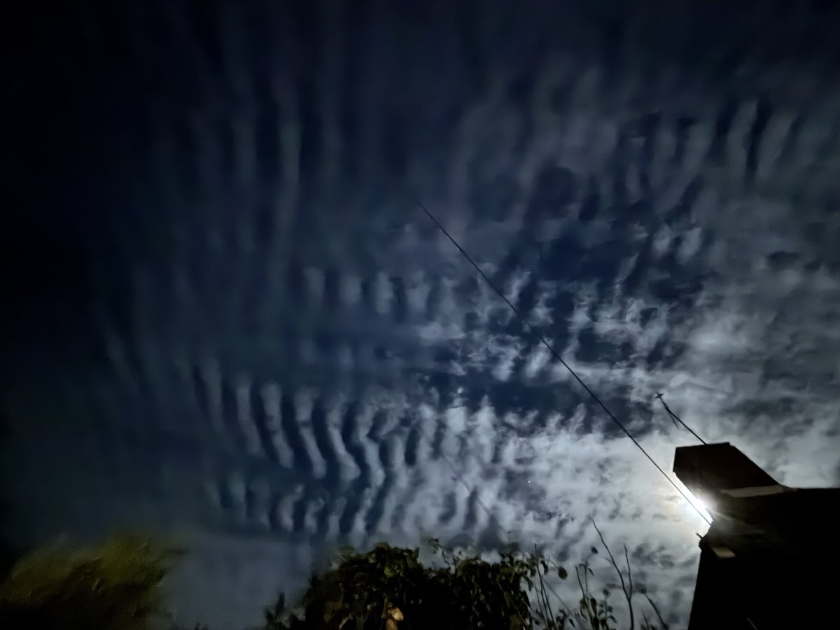 Amazing mackerel sky last night