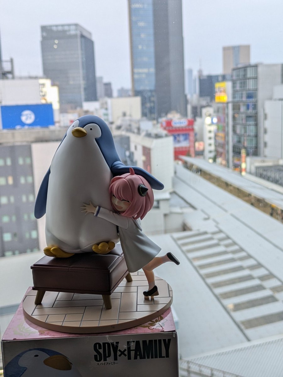 djjackalope's tweet photo. Stuff from #Clawgames.
#Tokyo, Nov 2024.
#cranegame #japan #spyxfamily #AnyaForger https://t.co/8BALHVoEa4