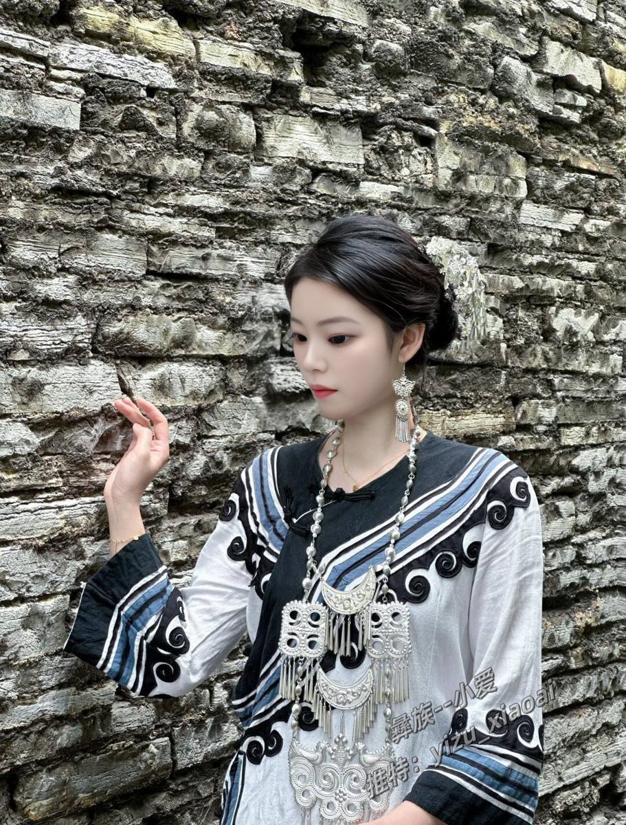 谁说彝族女子不漂亮 只是碍于父母的传统思想不想打扮 https://t.co/bG9lFrKpe9