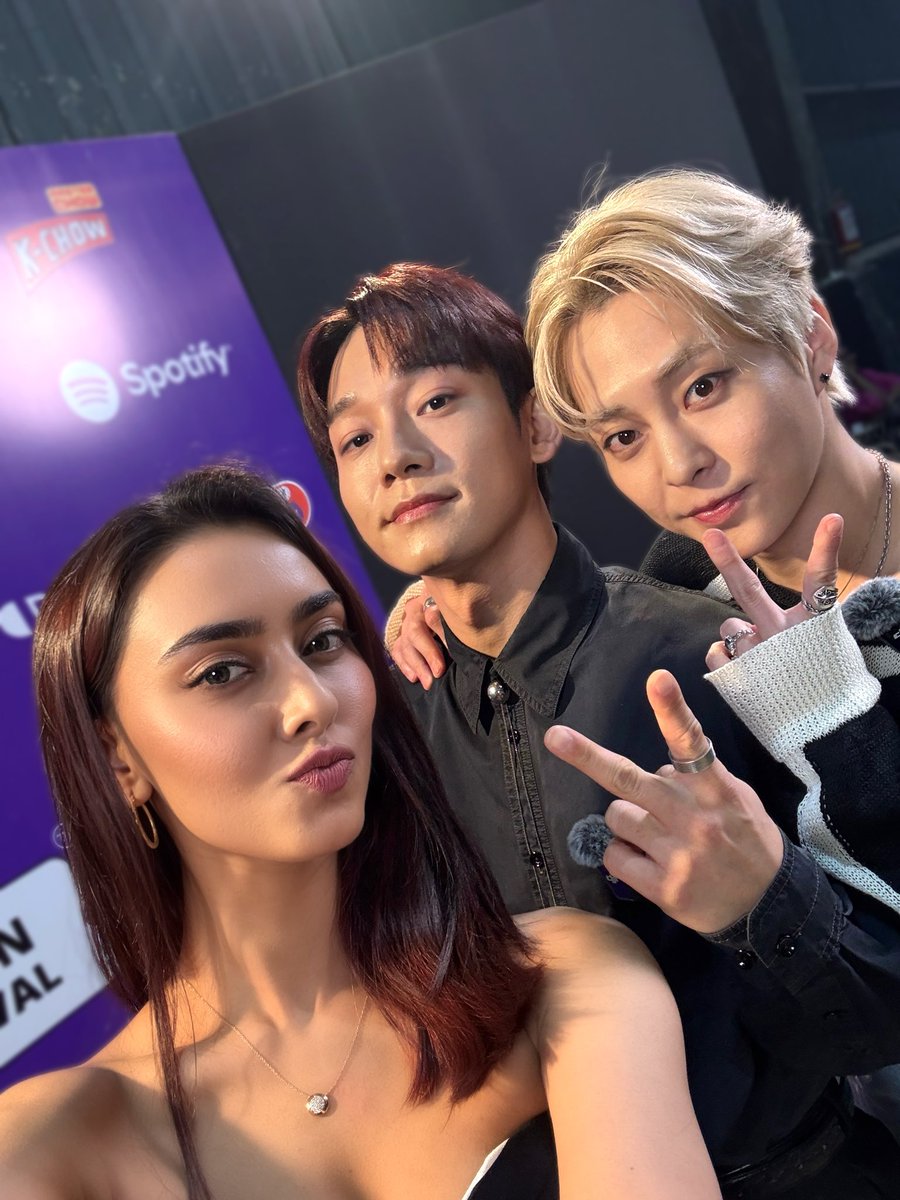 SakshmaSr's tweet photo. Indian EXO-Ls, how are we doing? 🔥 
#Chen #Xiumin #EXO #KPop  #XIUMINxCHENinIndia @weareoneEXO @CHEN_INB100 @XIUMIN_INB100 https://t.co/0ZasKaOztl