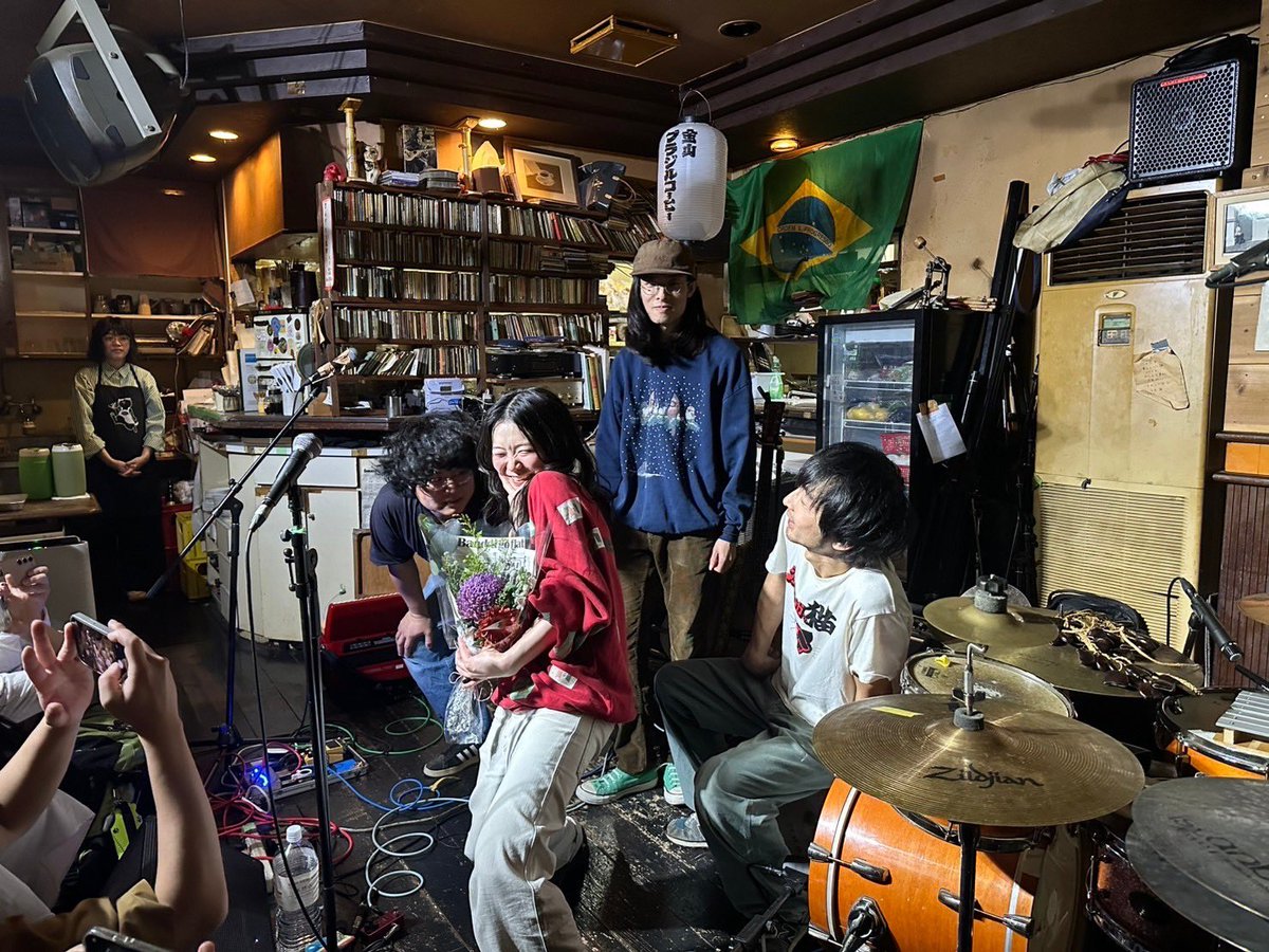 NOPPERA_band's tweet photo. 改めて昨日は金山ブラジルコーヒーでのワンマンライブありがとう御座いました‼️
愛知はいつも人があったかすぎる😭
楽しかったー🔥 https://t.co/mtvnrb7jZE