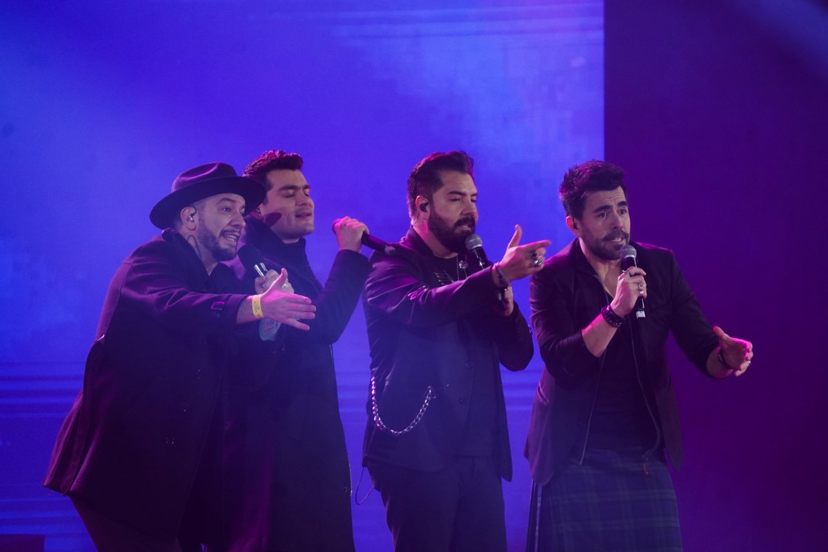 Canal_Estrellas's tweet image. Es momento de acomodarse, quitarse los zapatos, ponerse @LosPantufla y cantar los éxitos de ayer y hoy en #Teletón2024 😎 #TodosSomosTeletón
#OrgullosamenteTercos 💜💛