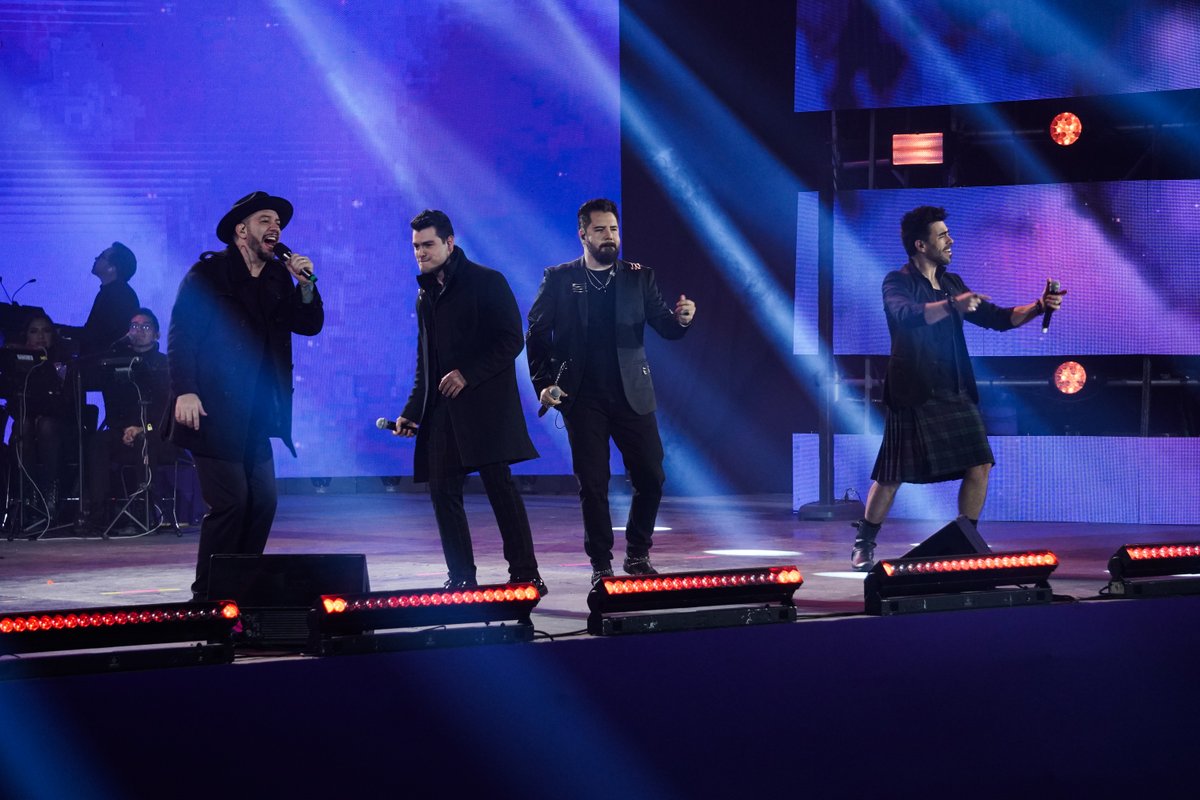 Canal_Estrellas's tweet image. Es momento de acomodarse, quitarse los zapatos, ponerse @LosPantufla y cantar los éxitos de ayer y hoy en #Teletón2024 😎 #TodosSomosTeletón
#OrgullosamenteTercos 💜💛