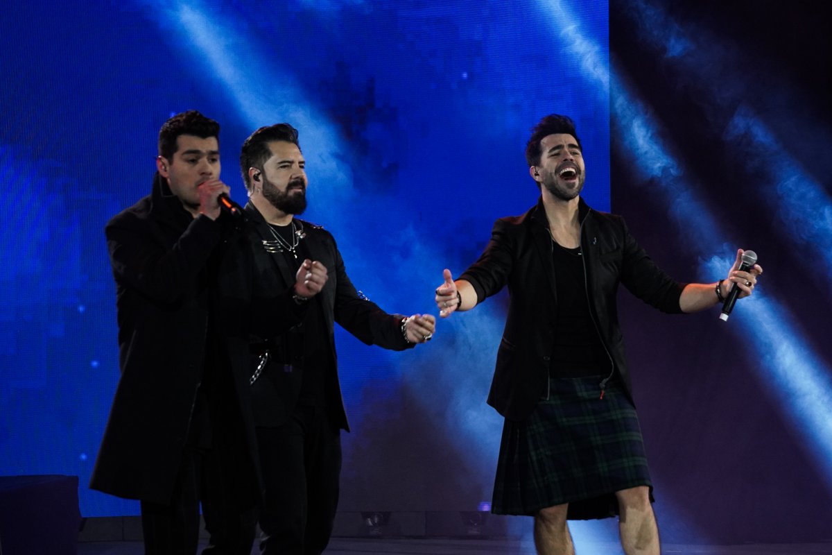 Canal_Estrellas's tweet image. Es momento de acomodarse, quitarse los zapatos, ponerse @LosPantufla y cantar los éxitos de ayer y hoy en #Teletón2024 😎 #TodosSomosTeletón
#OrgullosamenteTercos 💜💛