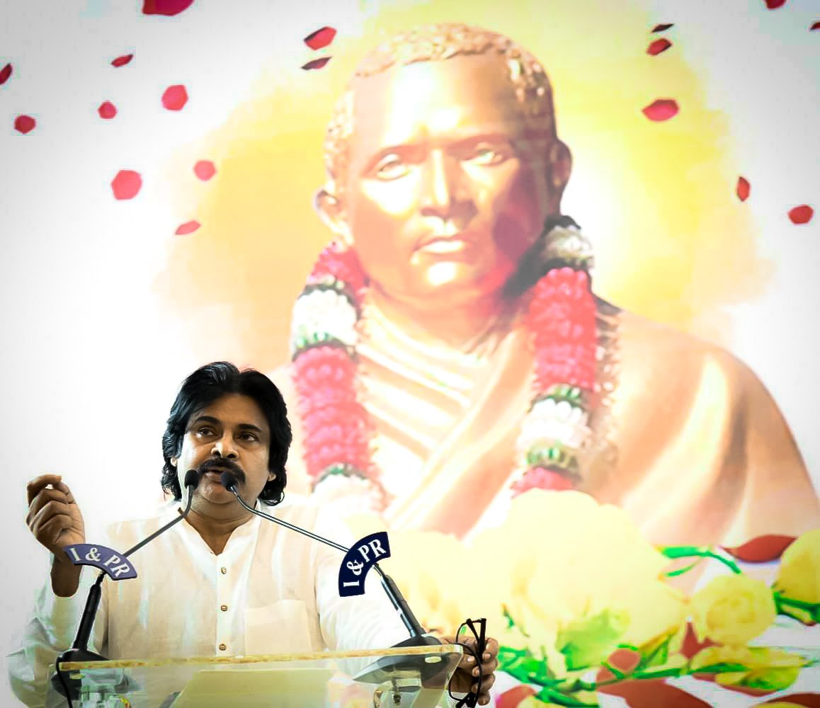 _TeamPSPK's tweet photo. భావితరాలకు ఆయన త్యాగం గుర్తు చేసేందుకు, ఆయన స్ఫూర్తిని నింపుకునేందుకు ఆయన వర్ధంతిని ఆత్మార్పణ దినంగా జరపాలని ఆంధ్రప్రదేశ్ ప్రభుత్వం నిర్ణయించడమైనది. పొట్టి శ్రీరాములు గారి ఆత్మార్పణ దినం సందర్భంగా ఆయనకు ఘన నివాళి అర్పిస్తున్నాను - @PawanKalyan 

#AtmarpanDay  #PottiSriRamulu https://t.co/GvnSbIKjH0