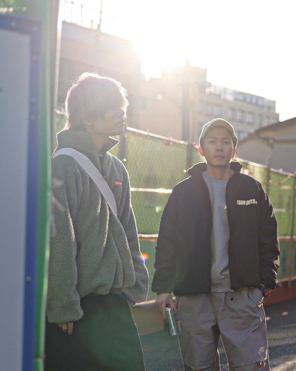 FOURDOTS_JP's tweet photo. NEXT
4D®︎ Reversible JKT
19,800yen
Black（ナイロン） x Black（ボアフリース）
Khaki （ナイロン）x Khaki（ボアフリース）
S,M,L,XL
12/20 21:00 start

#GAMEBOYZ https://t.co/sXj2uJKdjE