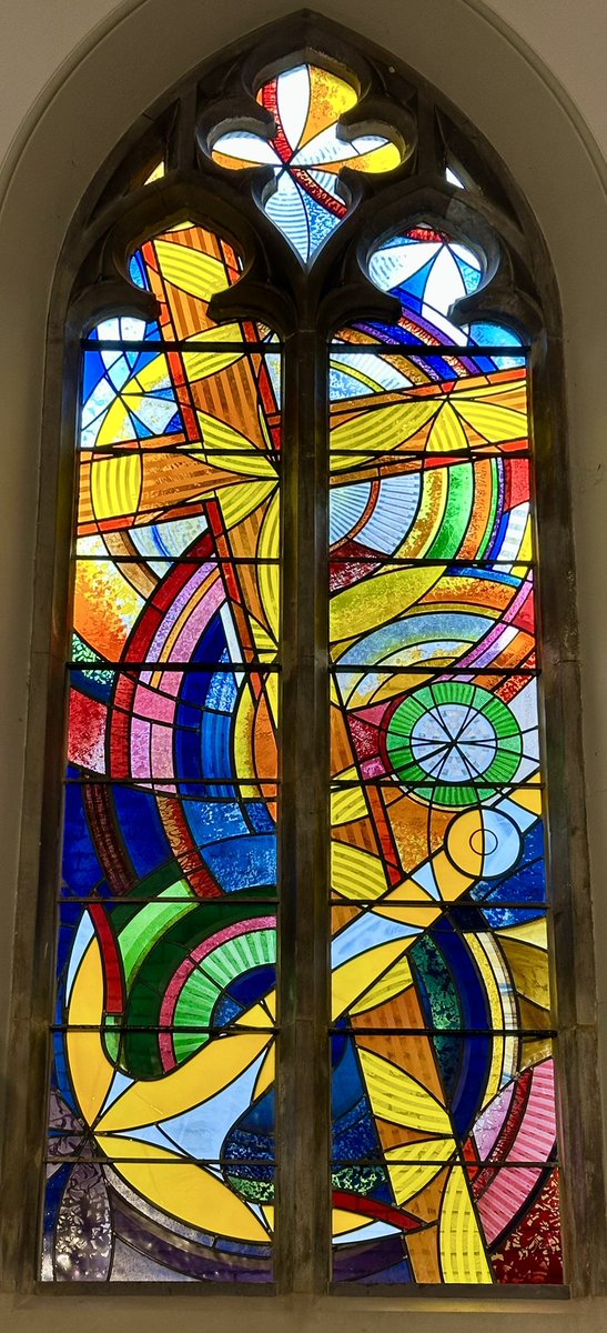 mutley7781's tweet image. 👀 St Michael’s Church, #Highgate #London
Brand new #HelenWhittaker window, dedicated 1st December 2024.
The Hope Window is in memory of all our departed loved ones.
The central cross represents faith, the anchor - hope & 3 interlocking circles - Trinity.
#StainedGlassSunday