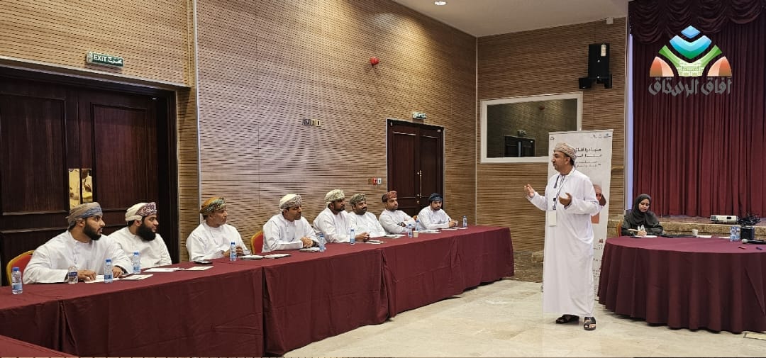 جانب من المختبرات العملية لمبادرة آفاق الرستاق.