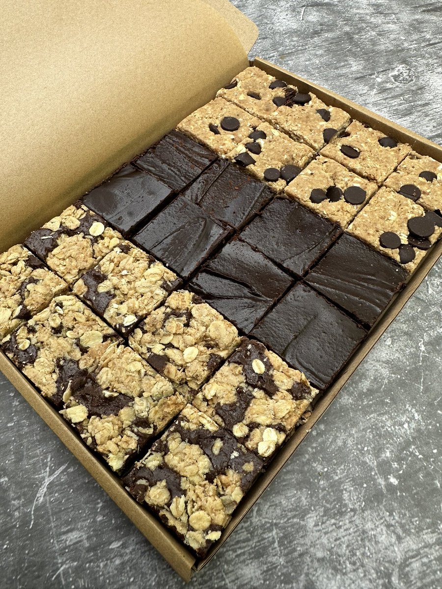 JadesBites's tweet photo. 📮📦 CLEAN BITES ARE HERE! 📦📮
Our brand-new, protein-rich clean treats—flapjacks, cookie dough, and brownies—are now available for postal deliverystraight to your letterbox!
✨ ORDER FROM TUES 17th DEC ✨
•Mixed boxes only (24 bites: flapjack, brownie, cookie dough) https://t.co/IA72UB1fgM