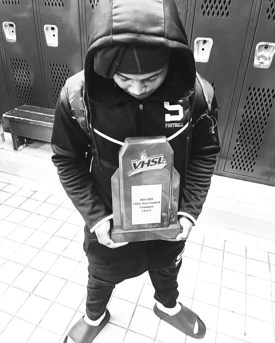 Brandon Nesbit jr (Blouuu) tweet media