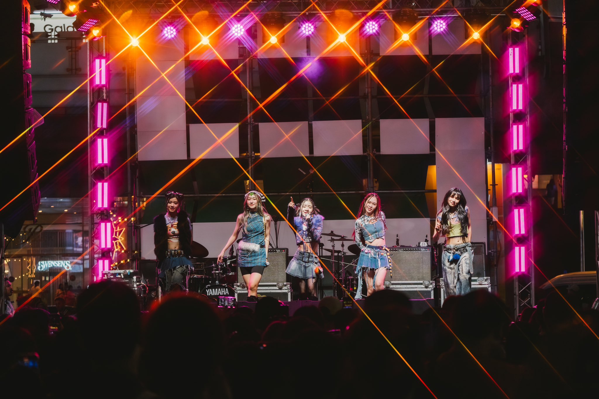 Ge0w-mTbwAA_VnN?format=jpg&name=large