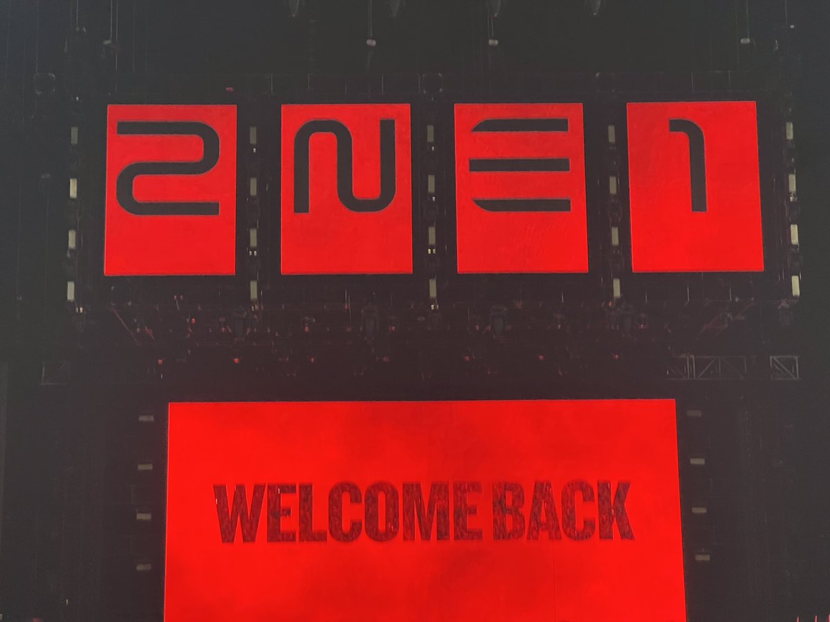 kjiwonbbb_emi's tweet photo. めちゃくちゃ楽しくて最高だった！！！！
私たちの青春！！！
WELCOME BACK 2NE1💖💖
飛び跳ねすぎて全身痛い…こんなライブは久しぶり❤️‍🔥
@rrrxrrrxx https://t.co/39sOUDeMIA