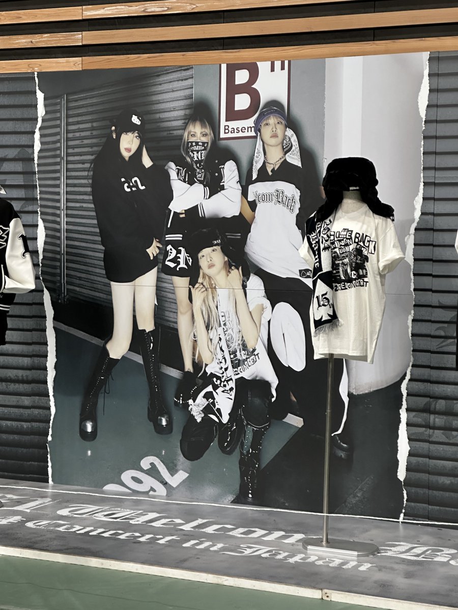 kjiwonbbb_emi's tweet photo. めちゃくちゃ楽しくて最高だった！！！！
私たちの青春！！！
WELCOME BACK 2NE1💖💖
飛び跳ねすぎて全身痛い…こんなライブは久しぶり❤️‍🔥
@rrrxrrrxx https://t.co/39sOUDeMIA