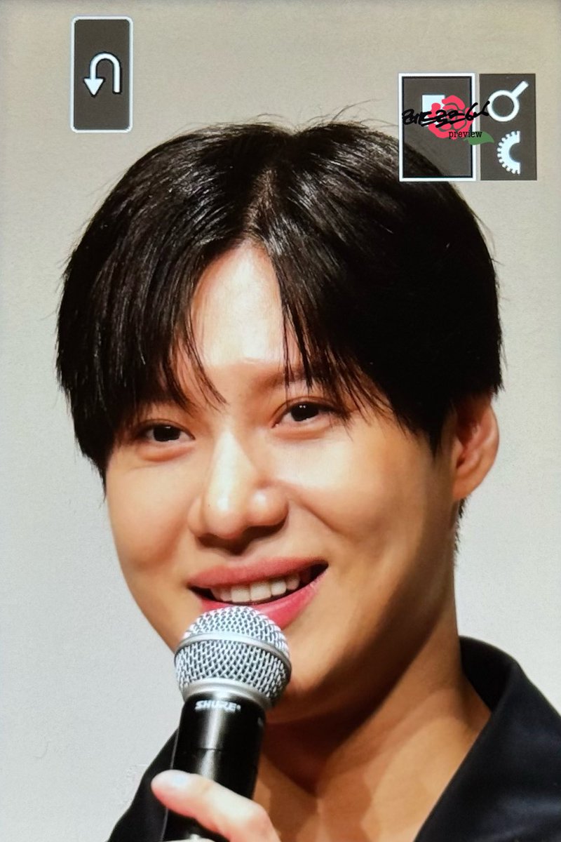 RedRose_0718's tweet photo. 241215 태민 사운드웨이브 도쿄 팬사인회

#SHINee #샤이니 #Eternal
#태민 #taemin #テミン https://t.co/uEYG0OYVNN