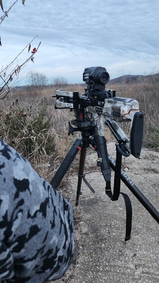 May not seem like much to most but out here grinding this ohio season with my main man my little brother #ohiohunting #garminscope #tenpointcrossbow