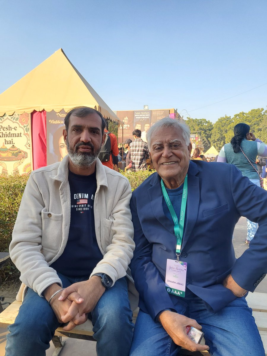 ManavFaakir's tweet photo. With Poet Shamim Abbas Ji at @jashnerekhtaofficial https://t.co/PfSjPK5SXI