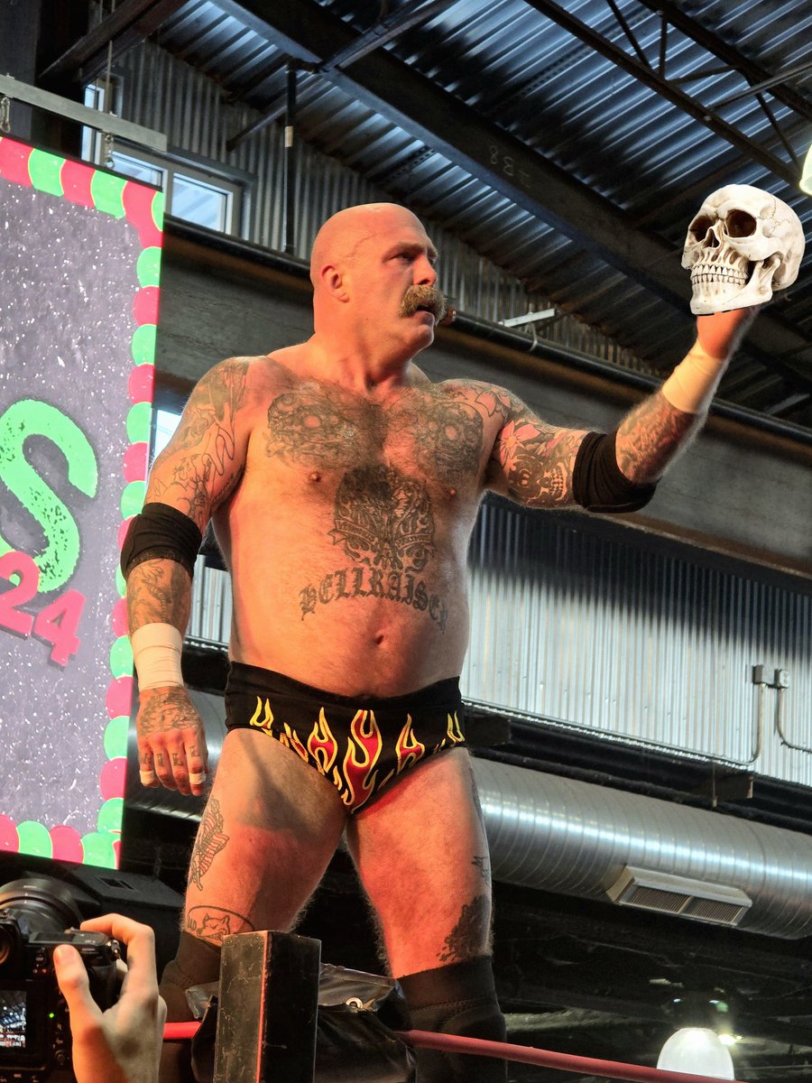 IanTheStarSloth's tweet photo. The best part about Blissmas was when @andycomplains performed a curated selection of Shakespeare monologues!

"Alas poor Yorick! I knew him well!" https://t.co/TnGb5cvcOn