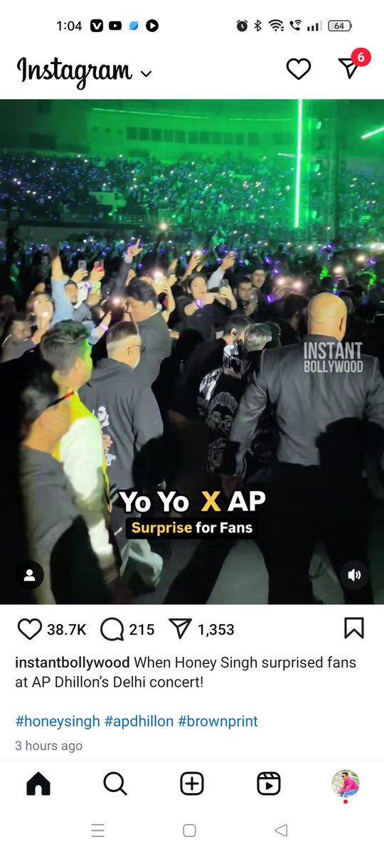 AkashGautam_000's tweet photo. When yo yo honey Singh surprised fans at Ap Dhillon's Delhi concert!

Punjabi aa gaye the chha Gaye 🤟😜

#honeysingh
#apdhillon #brownprint 
#delhi #DiljitDosanjh #INDvsAUS 
#WhenThePhoneRings #TheGameAwards #Airdrop https://t.co/rNXVEmamZO