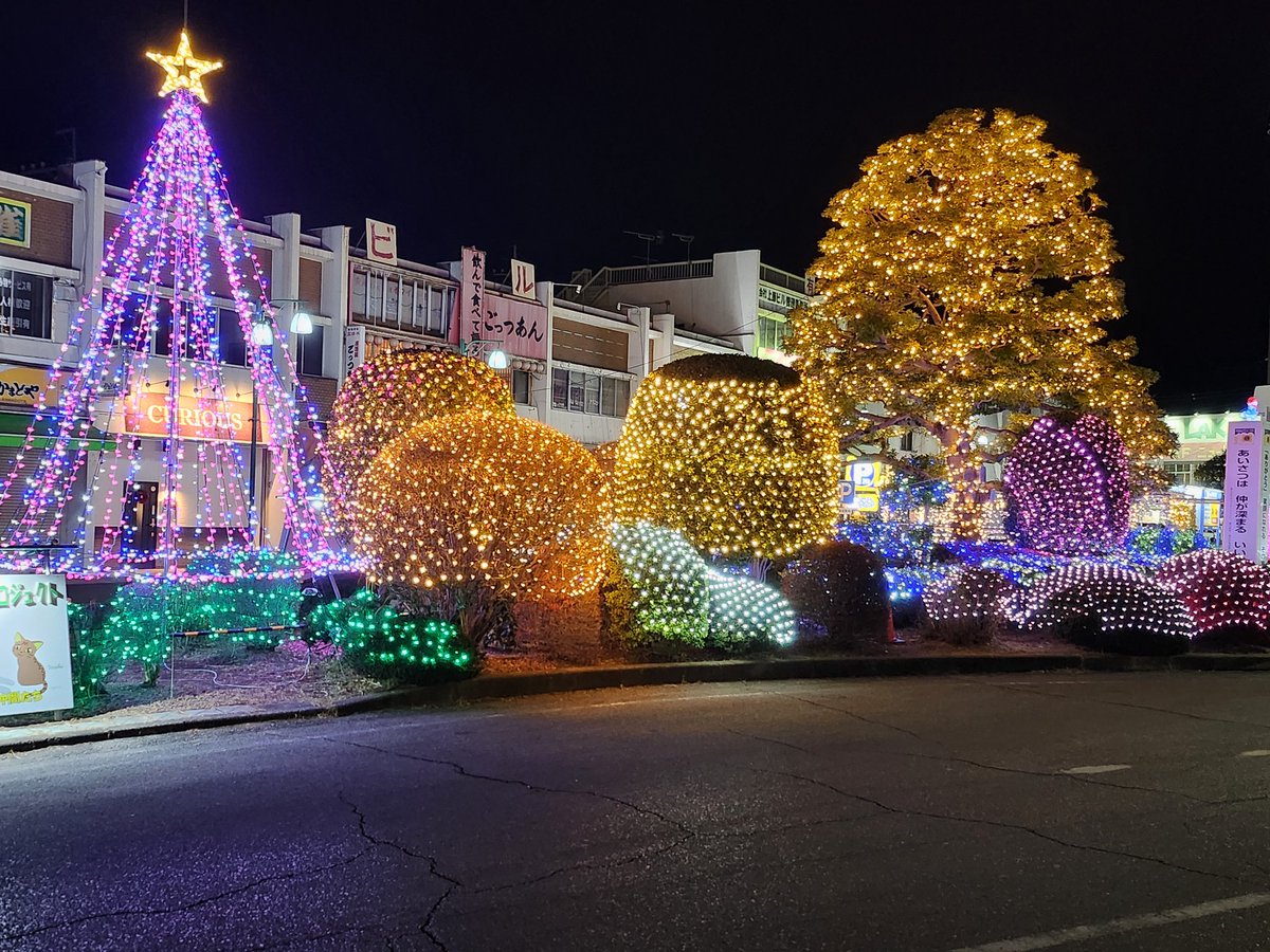 Chihiro6140's tweet photo. 街はクリスマスになっていた！ https://t.co/9PstTkJ9dB