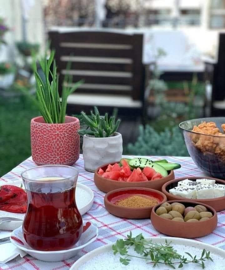 nlf16's tweet photo. #Pazar #EVdir🏠
Evde olmaktır
Sabahleyin geç kalkmak ardından uzun, güzel bir kahvaltı yapmaktır
Bazen, güzel bir müzik🎶 bir fincan kahve☕️ kitaptır 📚
Bazen sadece camdan dışarıyı seyretmektir #GÜNAYDIN #Pazar #MutluPazarlar #iyikiHaftasonu #hayalim #GörkemliHatıralar #riyadh https://t.co/rybOILifzC