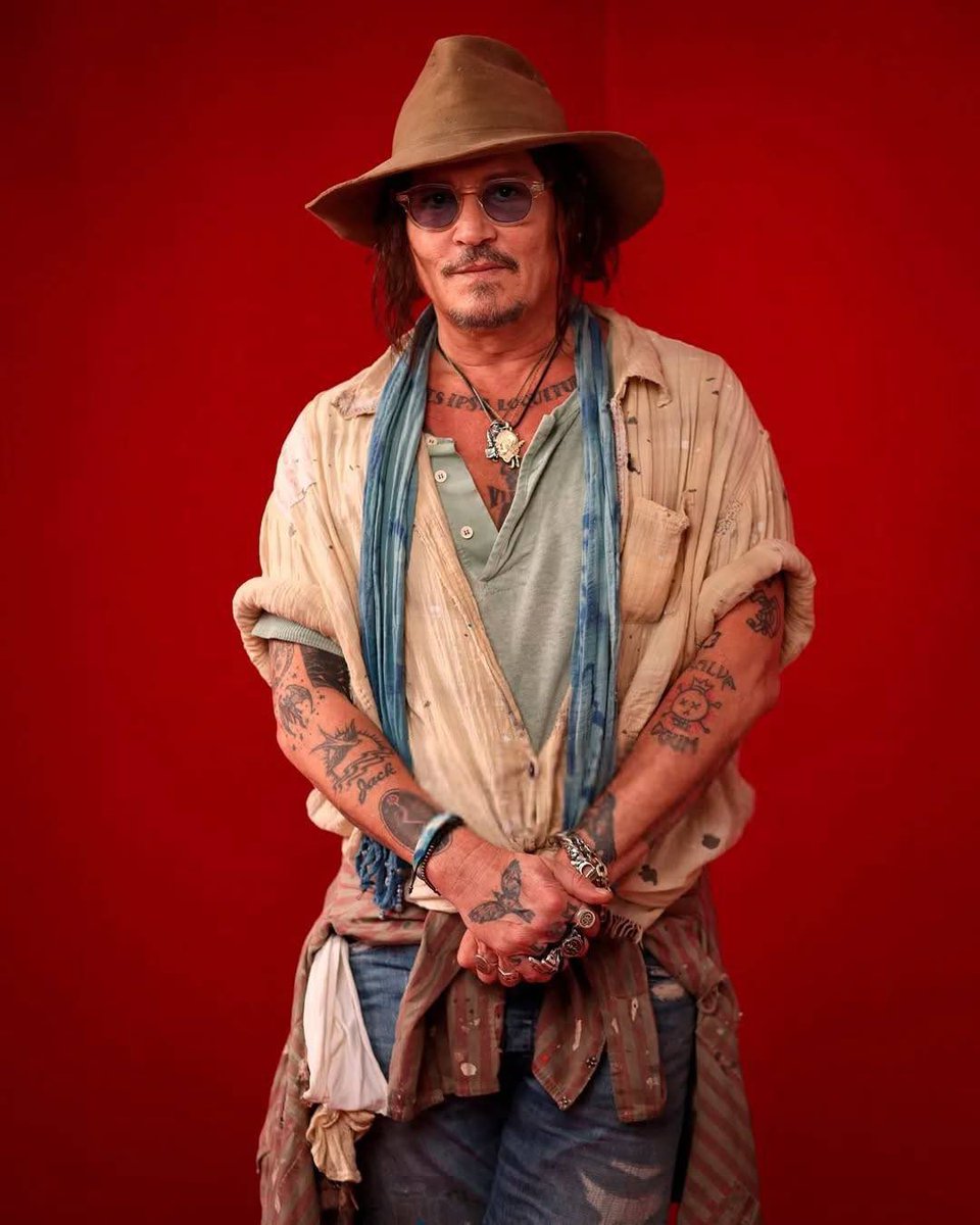 Eliso4M's tweet photo. I wish you a good sunday 🥰
WE LOVE JOHNNY DEPP
#JohnnyDepp
#JohnnyDeppIsAmazing
#JohnnyDeppIsALegend
#JohnnyDeppIsLoved
#RedSeaIFF24
#Modi #RiccardoScamarcio
📸 Tristan Fewings/Getty Images https://t.co/bmnzLaMW0e