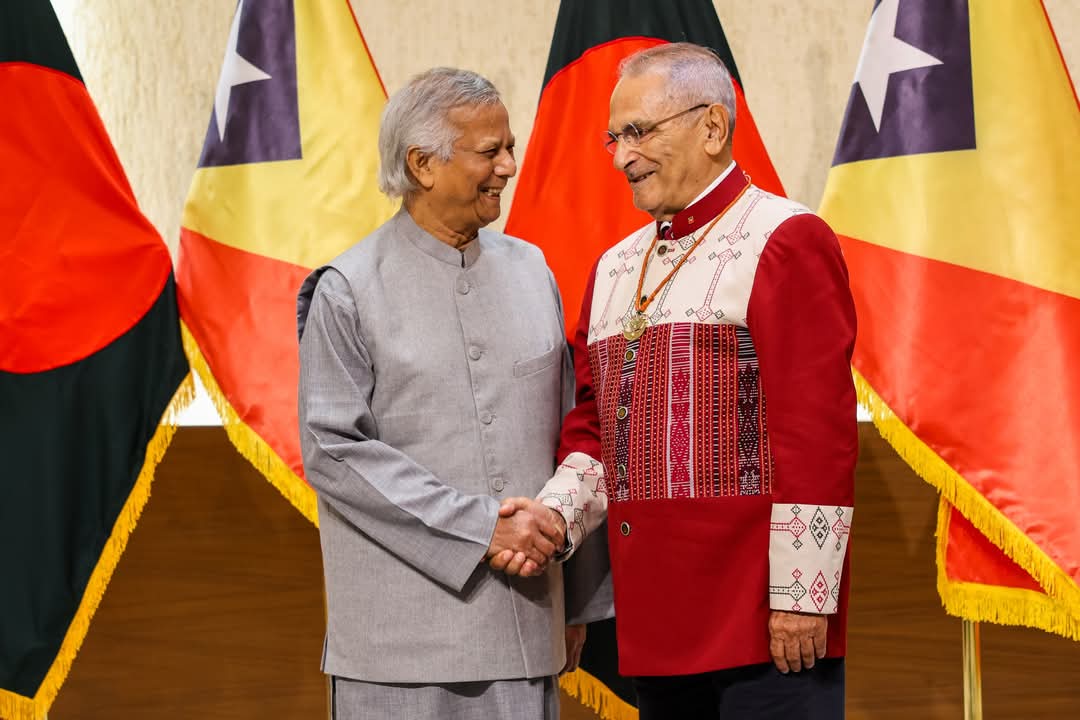 ChiefAdviserGoB's tweet photo. Chief Adviser Professor Muhammad Yunus hosts Timor-Leste President Jose Ramos-Horta at his office in Dhaka on Sunday.

Photos: CA Press Wing
#Bangladesh #TimorLeste #ChiefAdviser https://t.co/eZwz1IQKp1