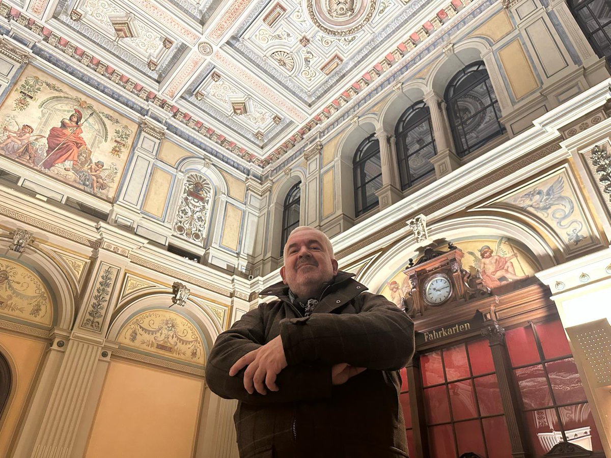minkowski_marc's tweet photo. Nous voici à Baden-Baden, « Die Fledermaus » et Symphonique avec @mdlgrenoble, dans cette belle salle prestigieuse que je connais bien. https://t.co/D6jmQAHRm2
