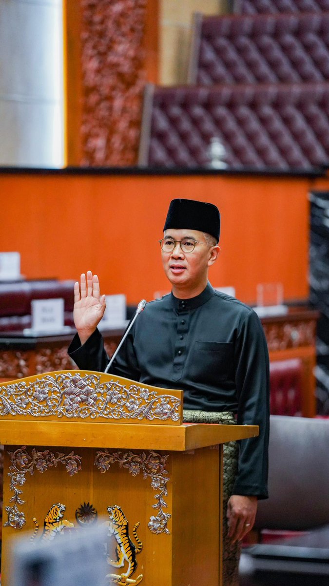 tzafrul_aziz's tweet image. 1. Saya ingin mengulas tentang berita berkenaan situasi keahlian parti politik saya. Sebenarnya, saya tiada membuat keputusan mengenai keahlian mana-mana parti, walaupun seperti yang telah disebut oleh YAB PM, pernah ada perbincangan tentang perkara ini dengan pihak yang…