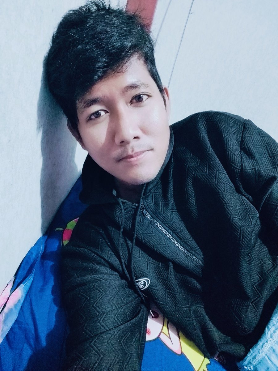Mann154282's tweet photo. ဒီဇင်ဘာလက အေးတဲ့ရာသီမို့ လိုနေတာက ........ https://t.co/lWGqgILaYJ