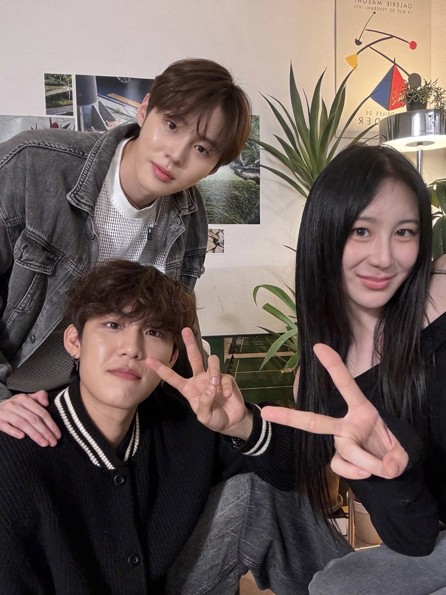 봐바~ 셀카도 찍었었잖아~ 
#하성운 #박우진