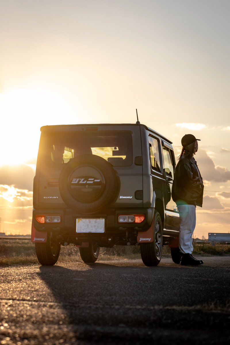 約1年3ヶ月の代車生活を経て
やっと納車されました😂
せっかくだからって写真撮ってもらった🫶🏻