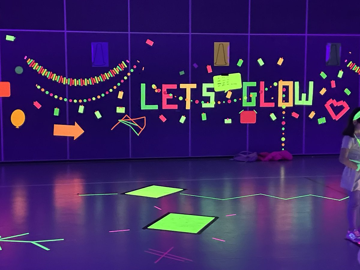 mwharrison11's tweet photo. How awesome is our school? Glow party for meeting our fundraising goals! 🙌🏼🎉! @ymesrockspe and getting time with my daughter all at the same time. #wcpss @Yates_Mill @ReneAlfordAP Thank you PTA! https://t.co/bDxnAMijD9