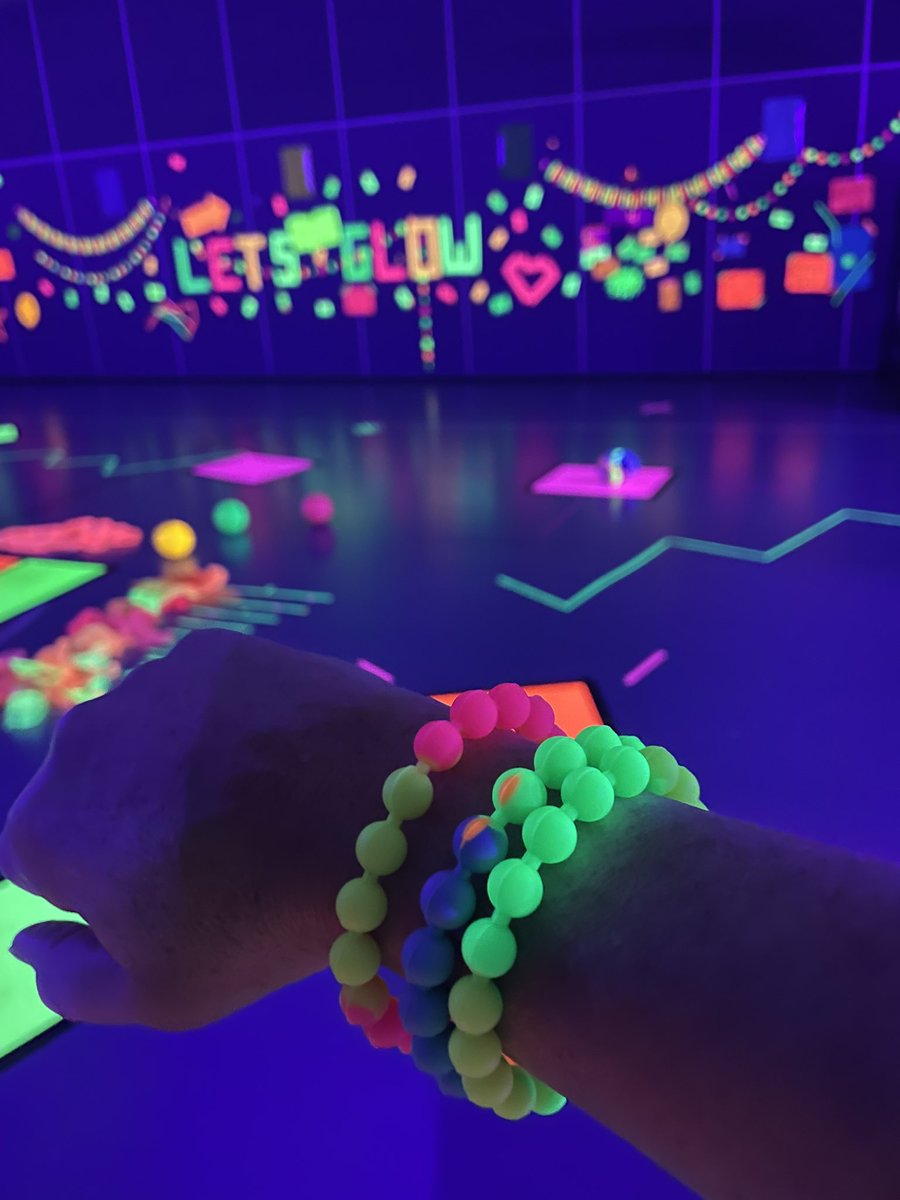 mwharrison11's tweet photo. How awesome is our school? Glow party for meeting our fundraising goals! 🙌🏼🎉! @ymesrockspe and getting time with my daughter all at the same time. #wcpss @Yates_Mill @ReneAlfordAP Thank you PTA! https://t.co/bDxnAMijD9