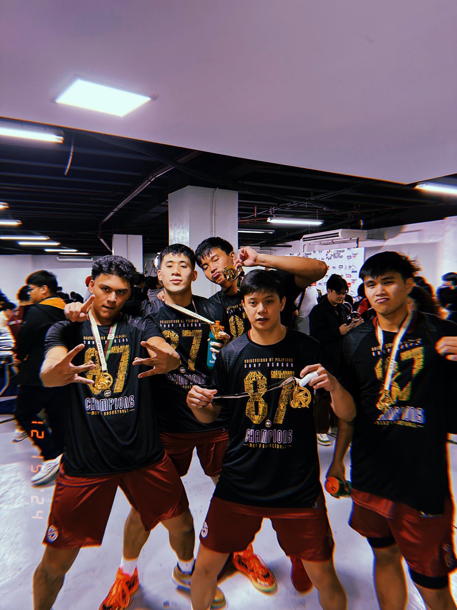 naveenganglani's tweet photo. That feeling of being champions. 🏅 https://t.co/ZSRh9t8XMZ