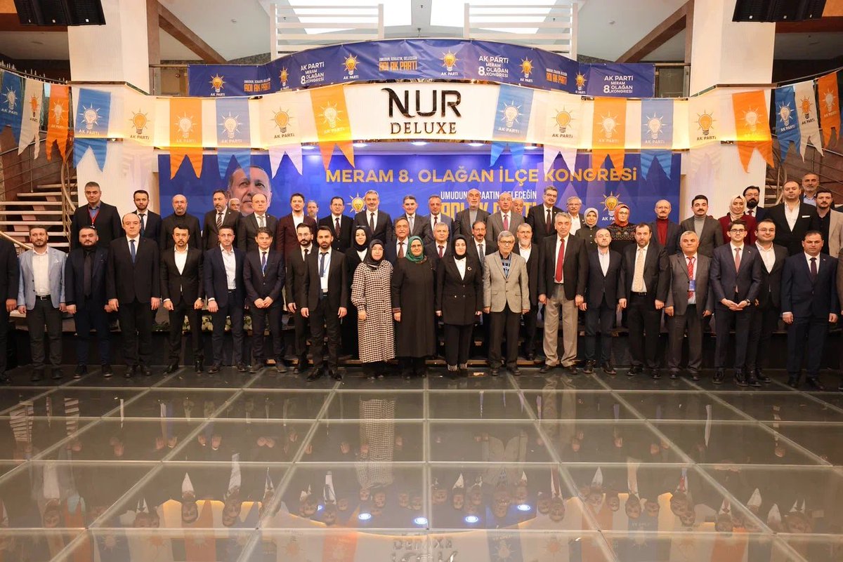 Meram ilçe teşkilatımızın 8’inci olağan kongresinde yol arkadaşlarımızla bir araya geldik.

Emeklerine şahitlik ettiğimiz <a href="/Dolular/">Mustafa Dolular 🇹🇷</a> Başkanımızdan ve yönetiminden Allah razı olsun.

Bayrağı devralan <a href="/mmunlafalioglu/">Mehmet Munlafalıoğlu</a> Başkanımıza ve yönetimine de muvaffakiyetler diliyorum.