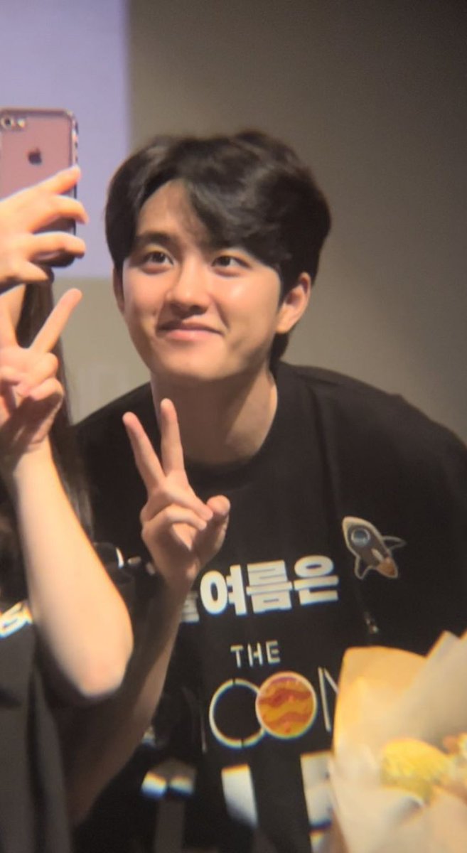 xe__exo's tweet photo. 도경수 무인 진짜 얼마 안남았다.. 개떨림 https://t.co/7Vh5BHtmbq