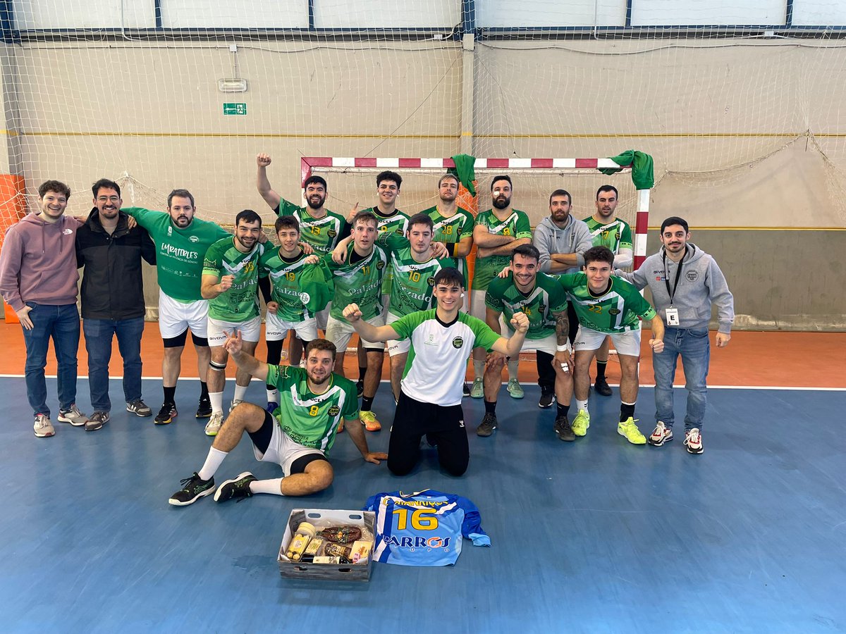 Club BM Bolaños (@cbmb_official) on Twitter photo Los chicos de #1aNacionalMasculina se llevan los dos puntos frente a <a href="/cbmmaristasalge/">CB MARISTAS ALGEMESI</a> y prolongan la racha un partido más ➕
No fue hasta la segunda parte cuando los nuestros despegaron 🚀 en el marcador y se llevaron la victoria a casa 💪🏻
#bmbolaños
#sienteteVerde Los chicos de #1aNacionalMasculina se llevan los dos puntos frente a <a href="/cbmmaristasalge/">CB MARISTAS ALGEMESI</a> y prolongan la racha un partido más ➕
No fue hasta la segunda parte cuando los nuestros despegaron 🚀 en el marcador y se llevaron la victoria a casa 💪🏻
#bmbolaños
#sienteteVerde