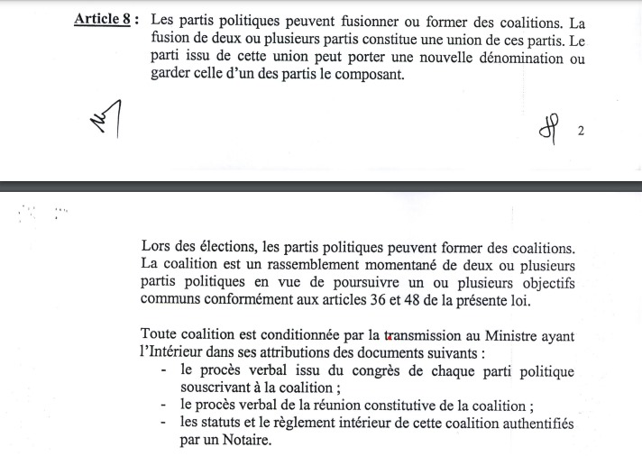 Ikiriho's tweet photo. 🇧🇮#Burundi #Elections2025🗳
🔴«Urunani Burundi bwa Bose»: Quid de la prise d'acte par le @MininterInfosBi?
Les partis @SahwanyaFRODEBU,@CODEBU4, #FDES-Sangira et #CNDD (de Nyangoma) ont "déclaré" au @MininterInfosBi leur coalition pour les élections de 2025 «Urunani Burundi Bwa Bose» (la coalition le Burundi pour Tous).
Une déclaration. Mais aucun document attestant "la prise d'acte" du ministère ayant la gestion des partis politiques dans ses attribution. Une prise d'acte subordonnée à la production de trois documents, conformément à l'article 8 de la Loi sur les partis politiques. Une prise d'acte à verser dans le dossier à déposer à la Commission Electorale Nationale Indépendante "#Ceni-@CBurundi97669".
▶️https://t.co/RasGPaD2Ii
Ces document sont ⤵️: le PV du Congrès de chaque parti souscrivant à la coalition, le PV de la réunion constitutive de la coalition ainsi que les statuts et règlement intérieur (#ROI) de cette coalition authentifié par le notaire.
🔴Sûrs mais pas certains
Selon les présidents des partis @SahwanyaFRODEBU et @CODEBU4 "Tous les documents ont été déposés" au #Mininter. Kefa Nibizi donne une autre précision: «Selon la loi, le dépôt de ces documents nous confère d'office la personnalité juridique». Le dernier alinéa de l'article 8 ne dit pas le contraire.
Et Patrick Nkurunziza d'ajouter: «Tous les partis ont organisé des congrès sous autorisation du Mininter».
Cela sous-entend que, selon eux, ces partis politiques coalisés et qui tous se réclament de l'opposition, devraient être dotés d'office de ce document, surtout que les documents exigés ont été déposés dans les délais: vendredi 13 décembre à 15h.
Pour le moment, le ministère n'a pas encore révélé son appréciation; le dépôt du dossier ayant coïncidé avec le début du weekend. La grande inconnue est de savoir si les congrès des partis Sahwanya-#Frodebu🐔 de @pandofc, du @CODEBU4🚜 de @KNibizi, de #FDES🌽-Sangira de Sébastien Butoyi et du #CNDD (de Nyangoma) ont effectivement eu lieu et si les décisions et résolutions ont été entérinées par le ministère qui va délivrer cette «prise d'acte».
En cas de petites grandes observations par le gestionnaire des partis politiques sur la procédure en amont ayant abouti à la formation d' «Urunani Burundi bwa Bose» justifiant la non délivrance de "la prise d'acte", les partis coalisés ne courent-ils pas le risque de se voir recalés des élections de 2025, ne pouvant même plus se présenter en solo au motif de forclusion du délai légal de dépôt de candidature?
Le délai de dépôt de candidature à la CENI étant compris entre les le 9 et le 23 décembre, il ne reste plus que 8 jours. 8 jours pendant lesquels les conseillers juridiques au ministère et au sein des états-majors des partis coalisés vont plus que jamais être sollicités. La course contre la montre est engagée!