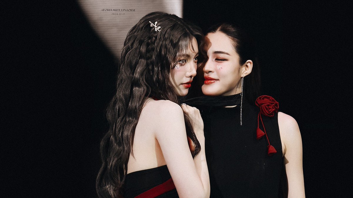 F_LingOrm's tweet photo. 𝐅𝐚𝐧 𝐦𝐞𝐞𝐭𝐢𝐧𝐠 𝐢𝐧 𝐌𝐚𝐜𝐚𝐮 
𝟐𝟎𝟐𝟒.𝟏𝟐.𝟏𝟓

𝑮𝒐𝒅 𝒍𝒐𝒗𝒆𝒔 𝒕𝒐 𝒘𝒂𝒕𝒄𝒉 𝒉𝒆𝒓 𝒂𝒏𝒈𝒆𝒍𝒔 𝒔𝒊𝒏.

#LingOrm2ndMeetMacauD2 
#ormkornnaphat #ออมกรณ์นภัส
#หลิงหลิงคอง #linglingkwong
#LingOrm #หลิงออม https://t.co/L39CBdWPZY