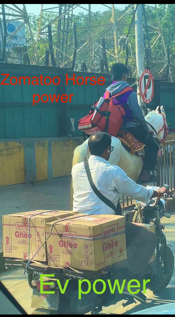 rohit_wangde's tweet photo. A Zomato @zomato delivery agent in Mumbai @mumbai delivers food on a horse food service at its best. @zomatocare https://t.co/HYk1Ym0P9t